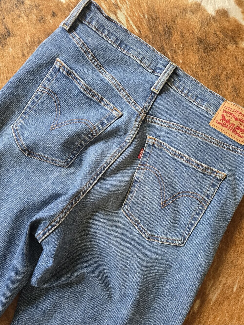 Levi's Ribcage Straight Jeans - Picture 8 of 8